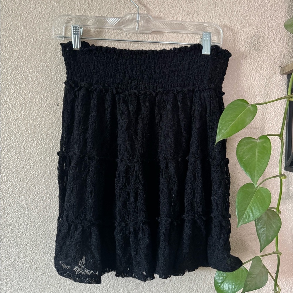 Pink lily through the garden lace skort
